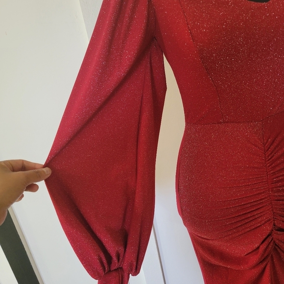 Elegant Red Long Sleeve Gown - Picture 10 of 15